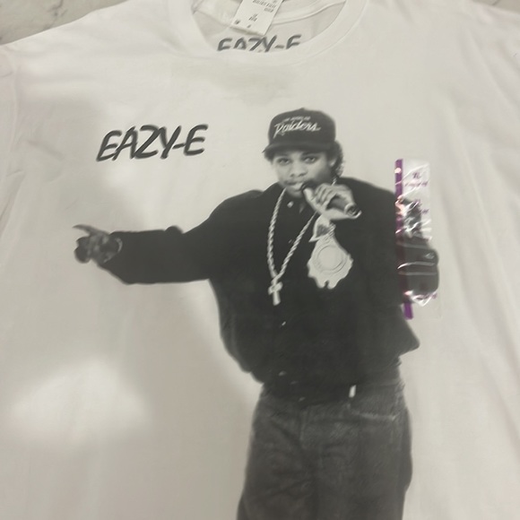 Bnwt Easy-E tshirt XL white/black - Picture 3 of 5